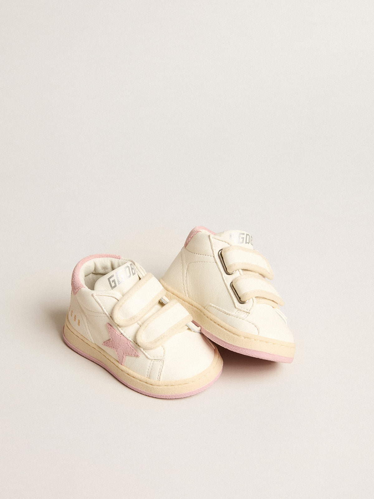 June Junior in nappa leather with old rose suede star and heel tab| Golden Goose