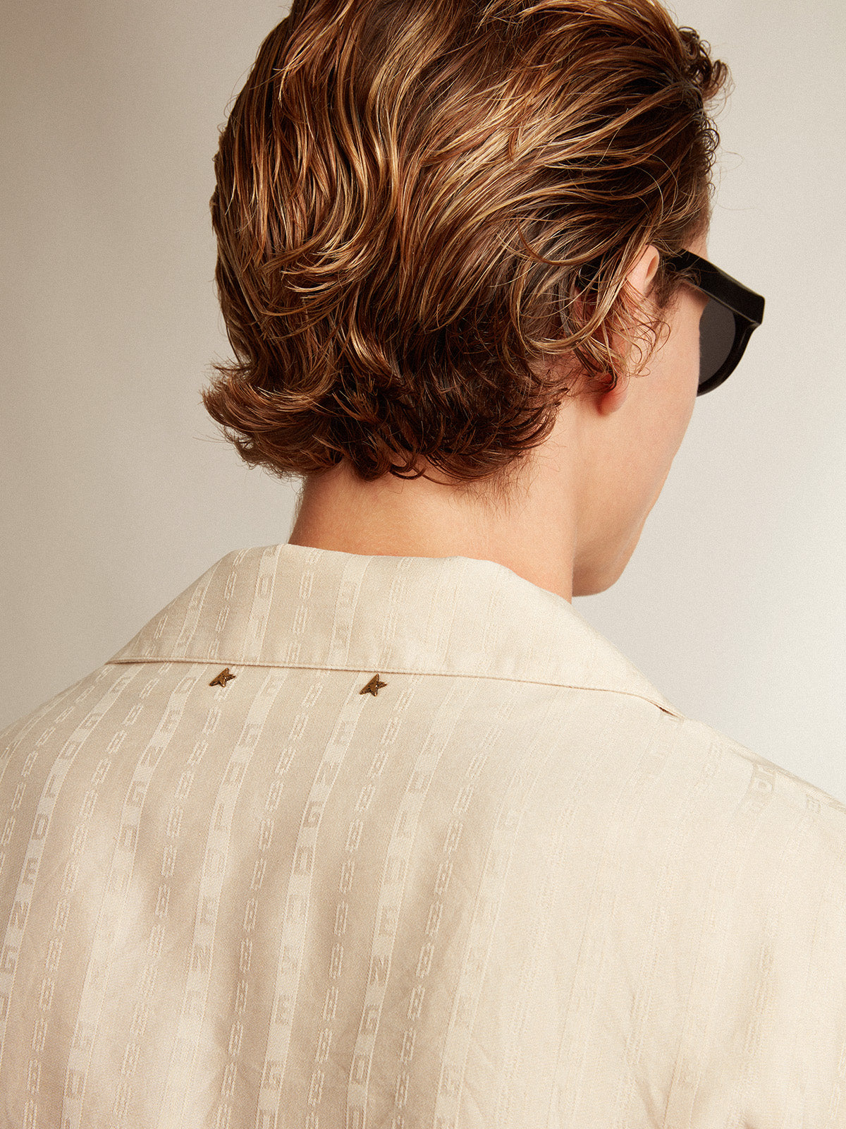 Short-sleeved shirt in parchment-colored linen| Golden Goose