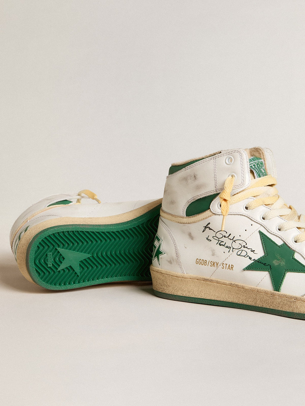 Sky-Star in white leather with green leather star| Golden Goose