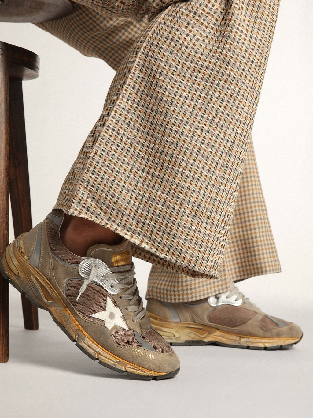 Men's Dad-Star in dove gray mesh and suede| Golden Goose