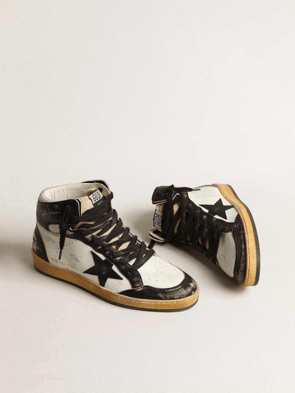 Sky-Star in white nappa leather with black leather star| Golden Goose