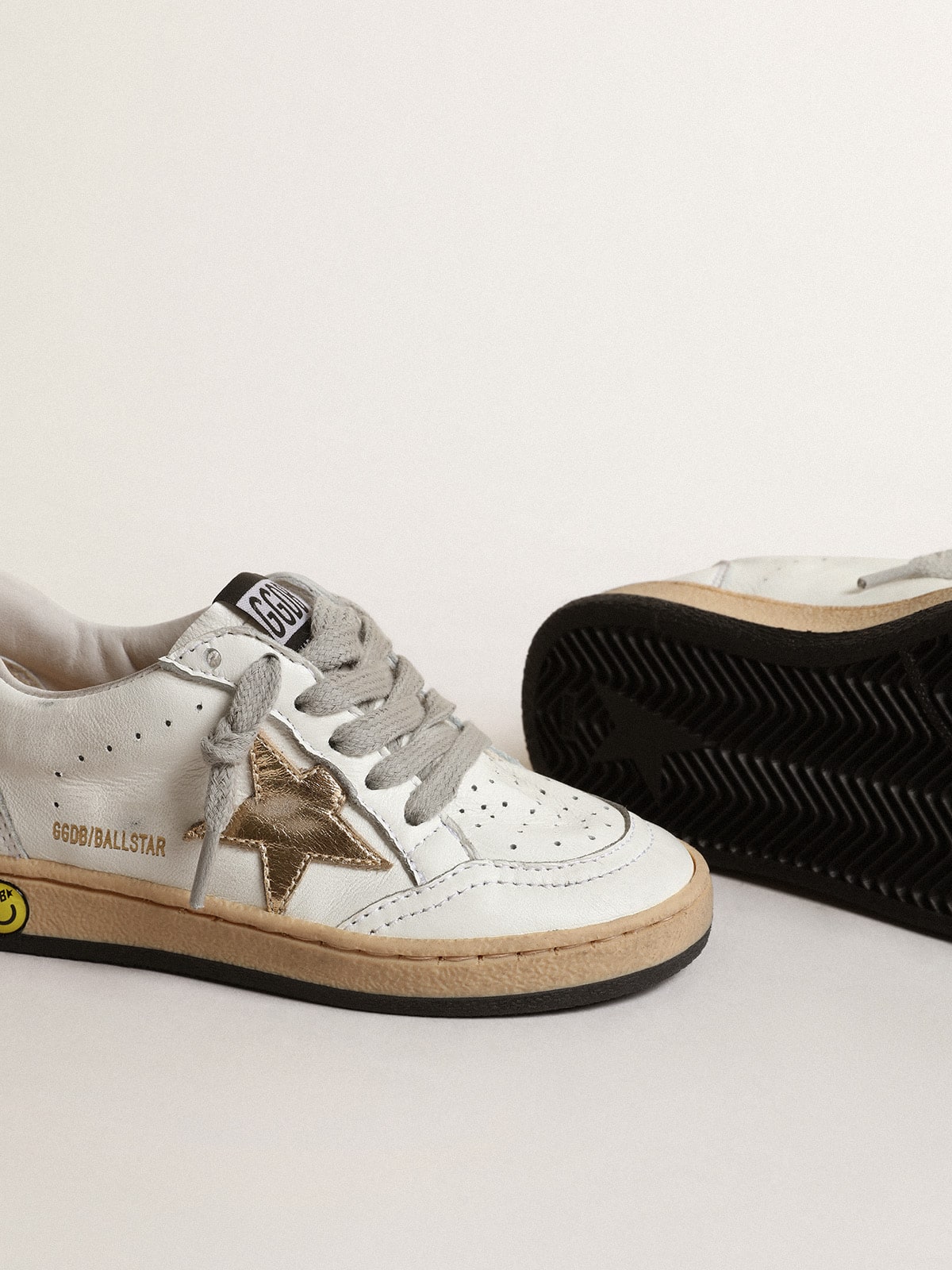 Ball Star Young with gold metallic leather star and heel tab| Golden Goose