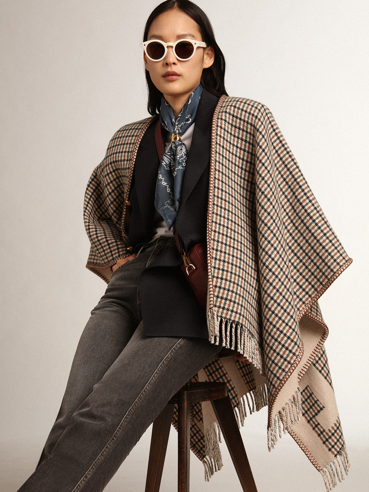 Poncho in double face cream-colored wool with check pattern and lettering| Golden Goose