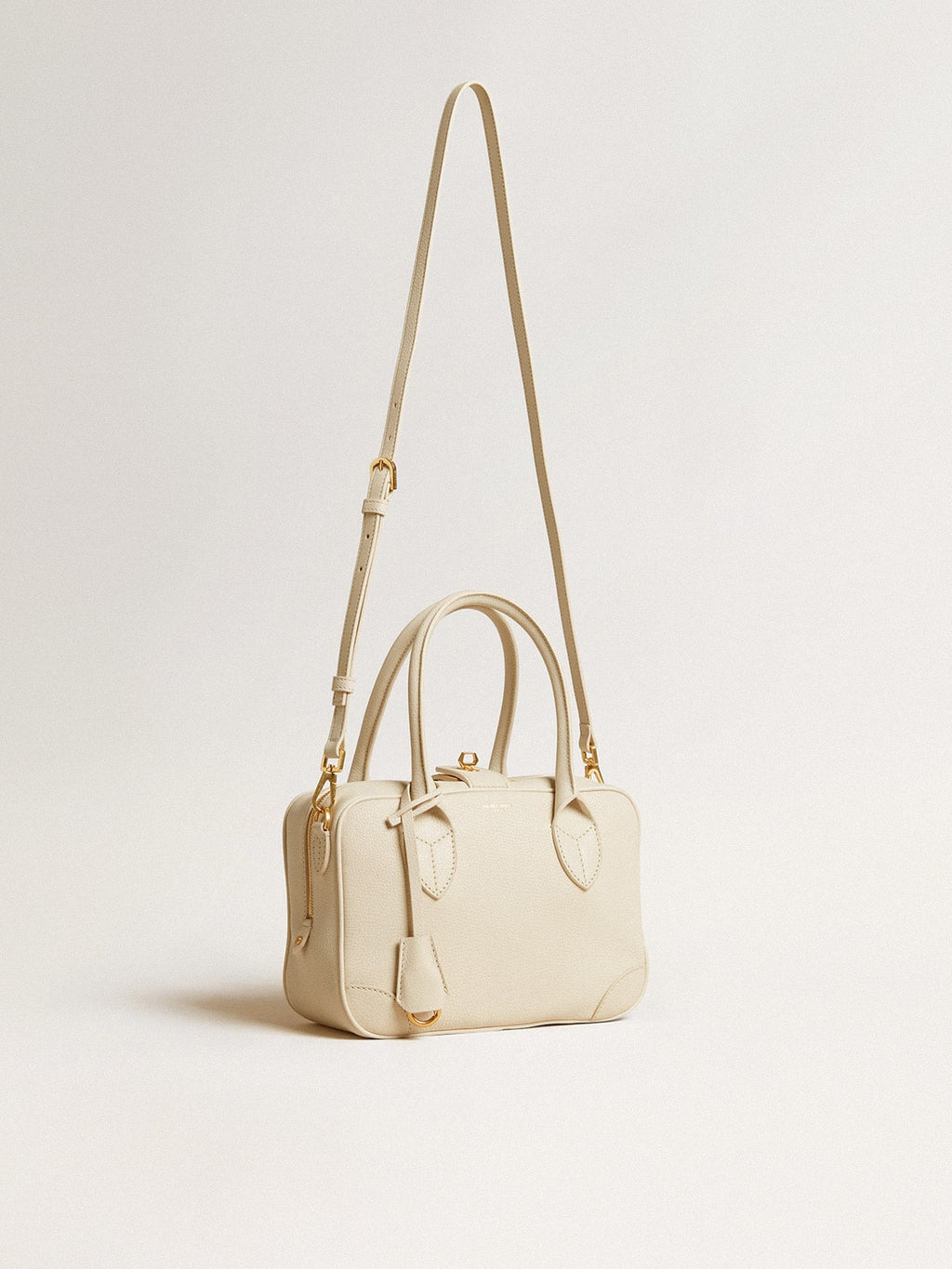 Vita Bag in butter-colored sheepskin leather with gold details| Golden Goose