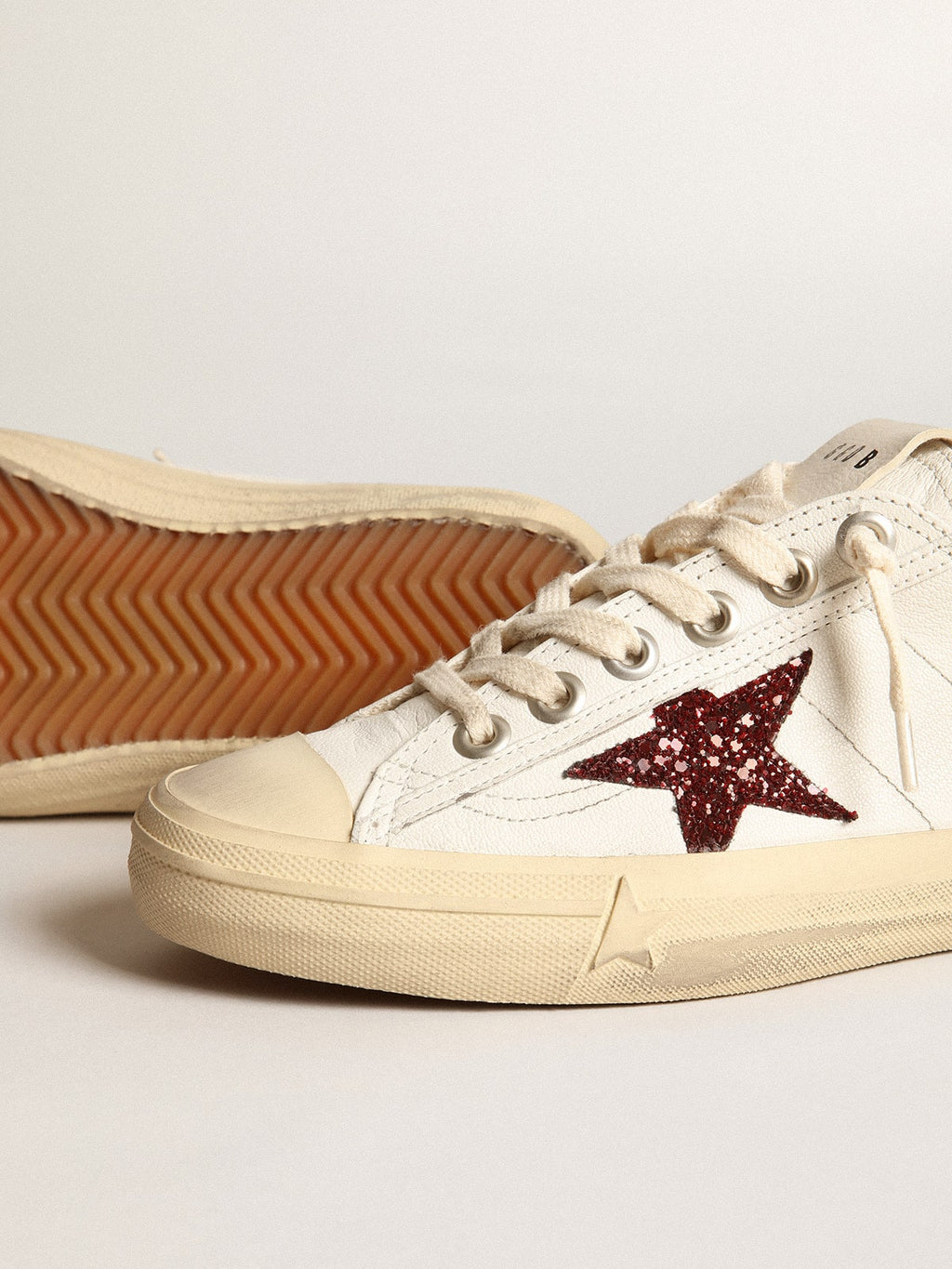 Women's V-Star in white nappa with red glitter star| Golden Goose
