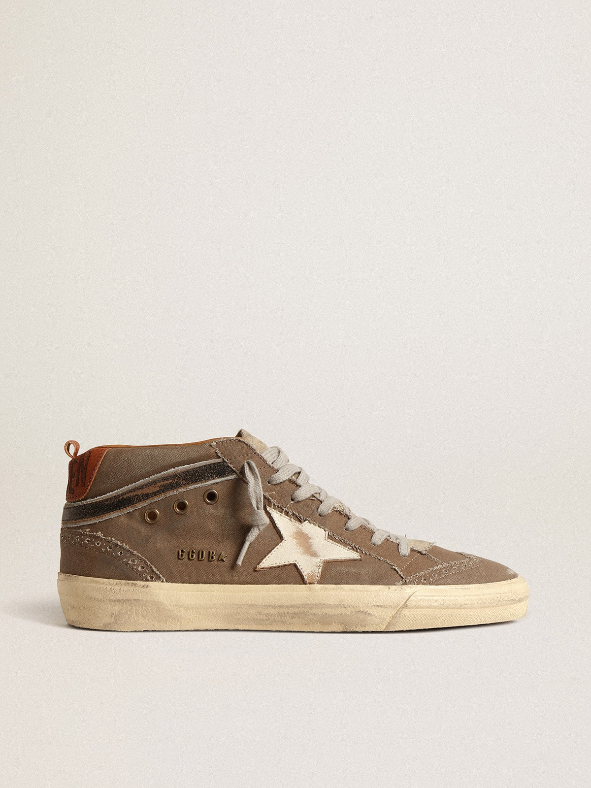 Mid Star in green canvas with leather star and black flash| Golden Goose