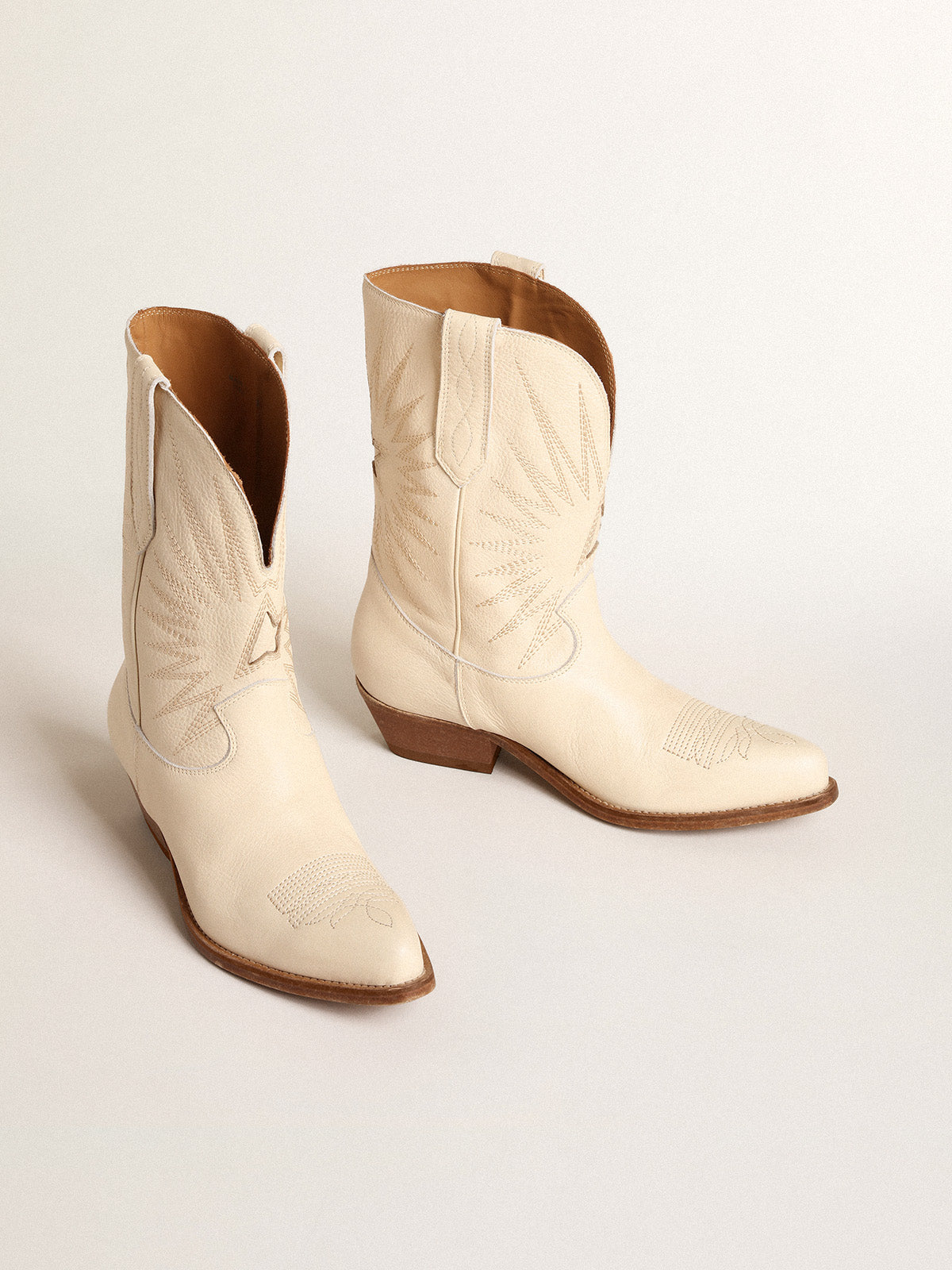 Low Wish Star boots in cream-colored leather with inlay star| Golden Goose