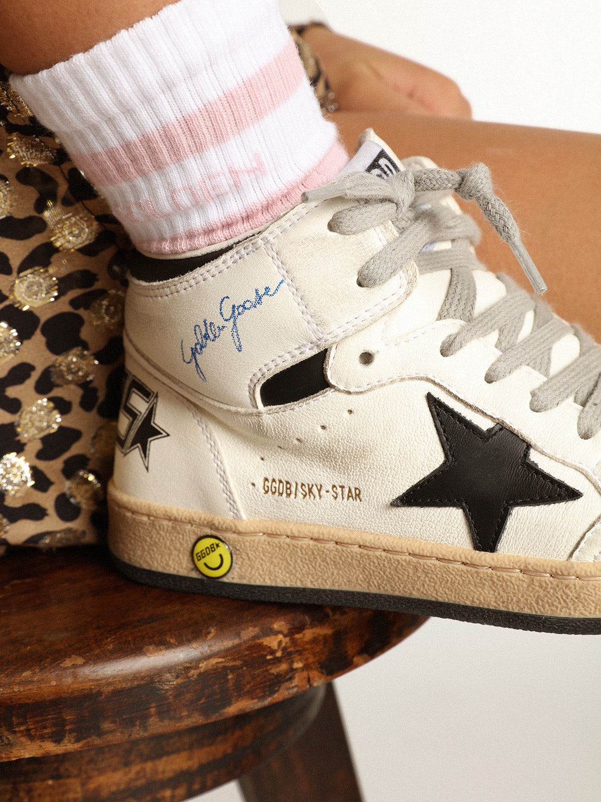 White cotton socks with pink stripes and Golden Goose logo| Golden Goose