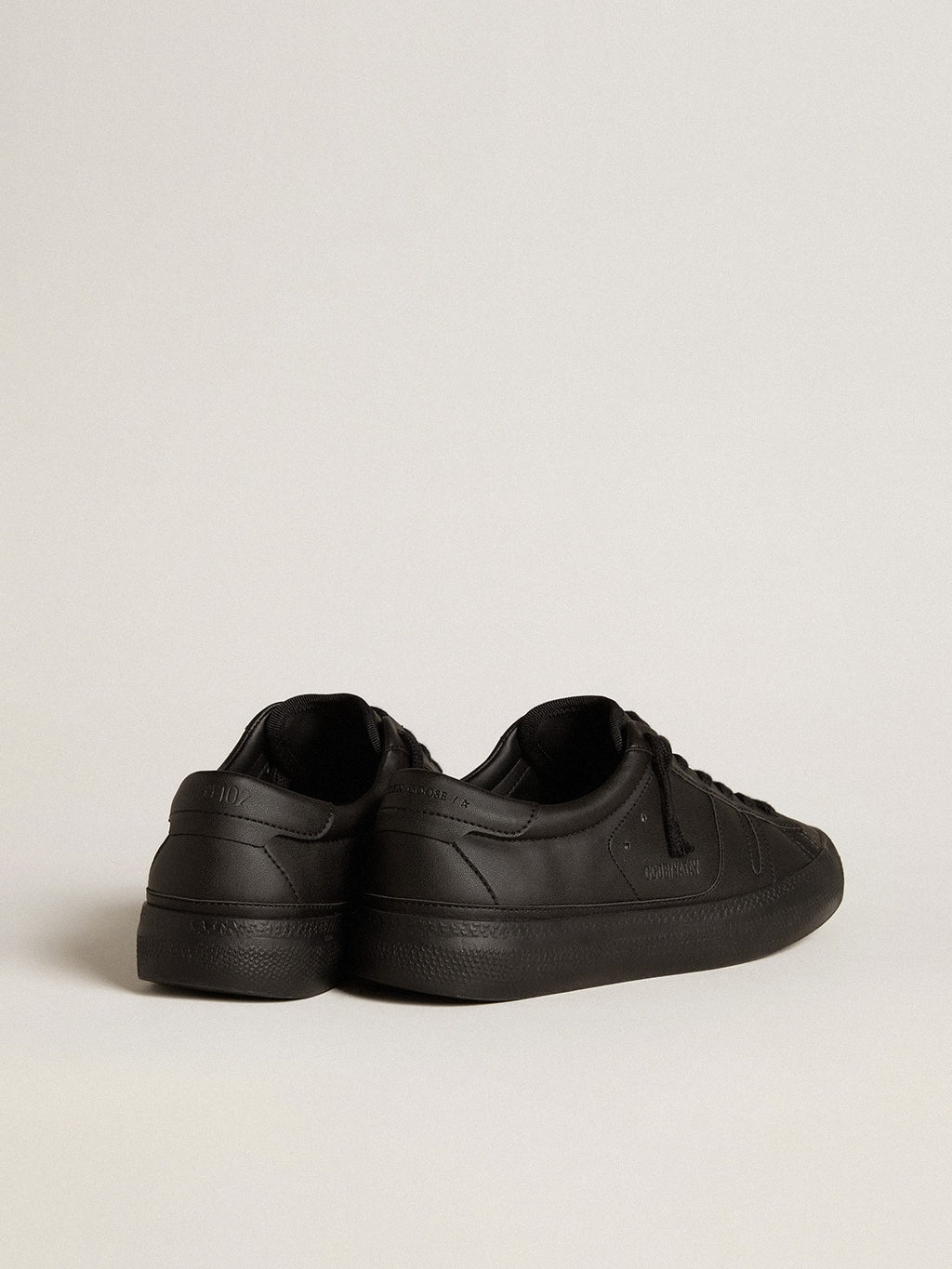 Yatay Model 1B sustainable sneakers with bio-based upper and black Y| Golden Goose