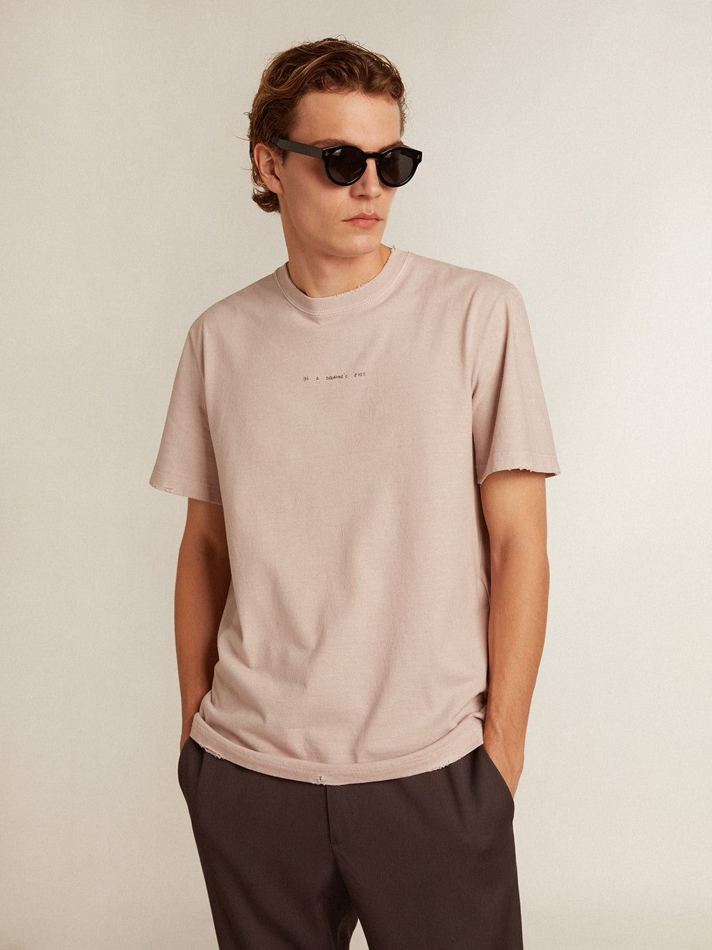 Pale pink men's T-shirt with lettering in the center| Golden Goose