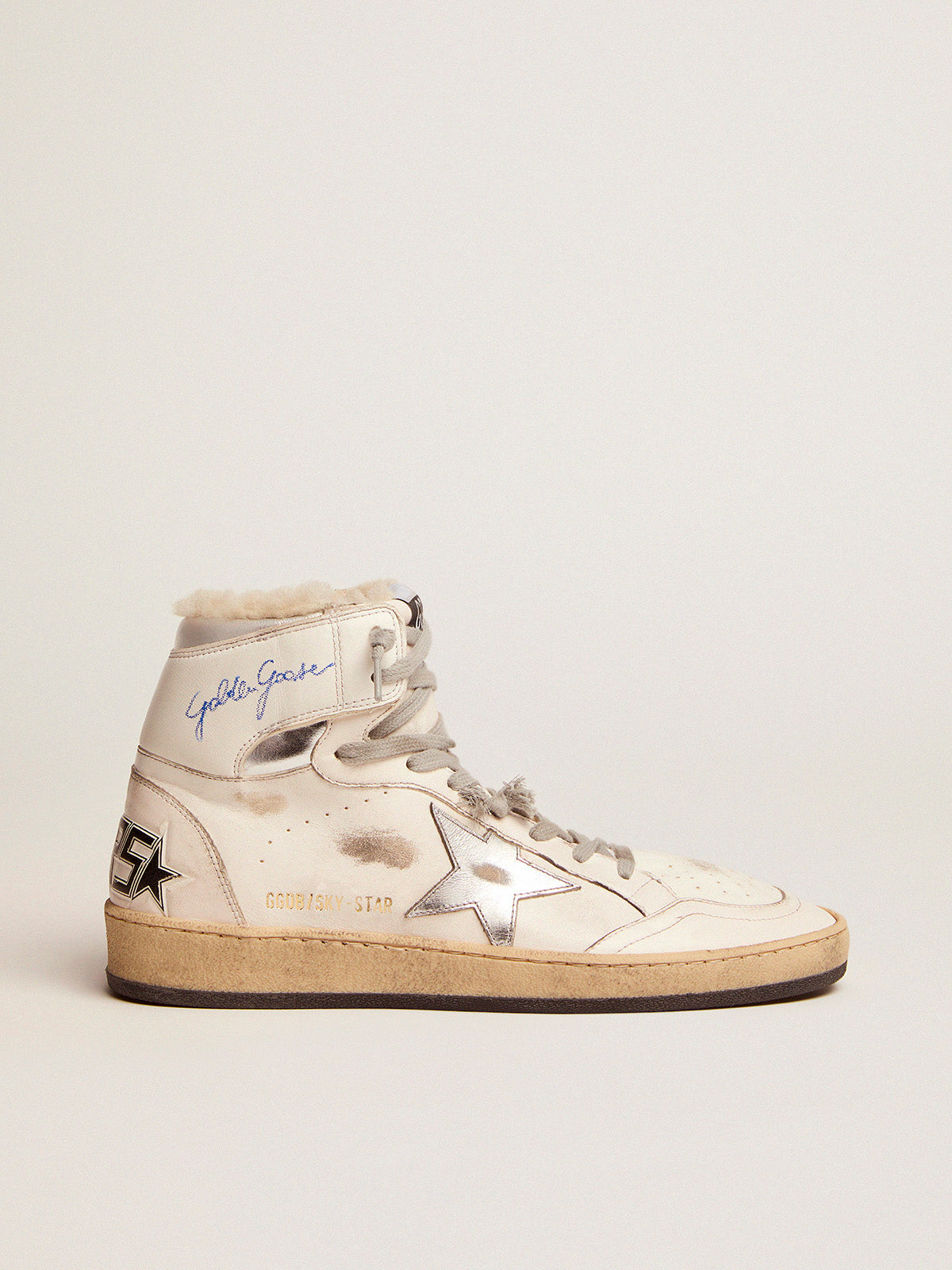 Women's Sky-Star sneakers with signature on the ankle and shearling lining| Golden Goose