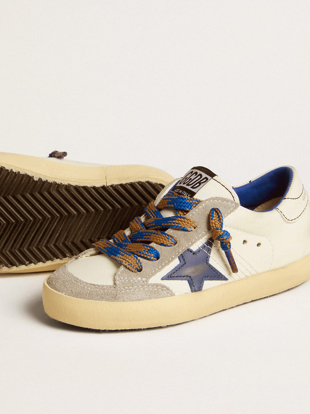 Super-Star Young with blue leather star and ice-gray suede inserts| Golden Goose