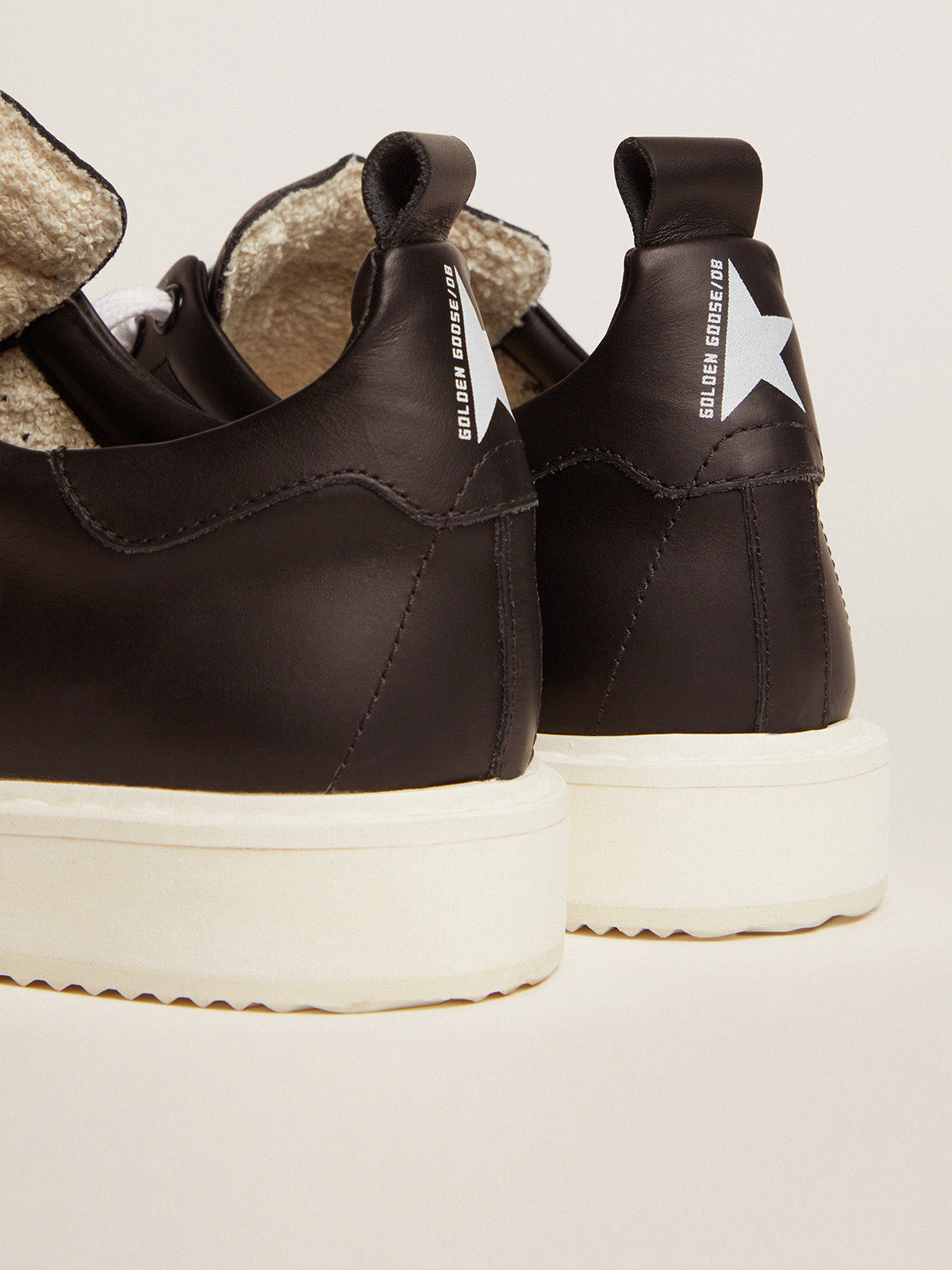 Starter sneakers in total black leather| Golden Goose
