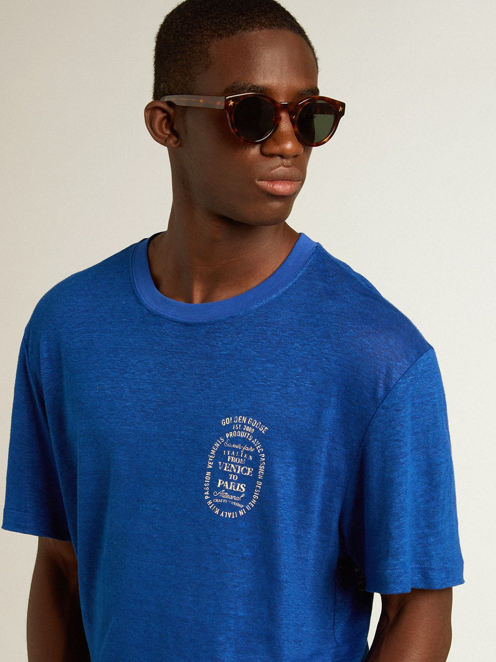 Men's blue-colored linen T-shirt with print on the chest| Golden Goose
