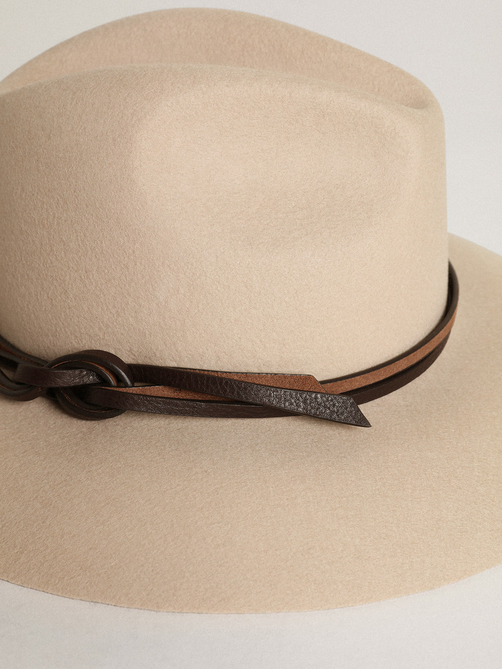Journey Collection dove-gray Fedora hat with leather strap| Golden Goose
