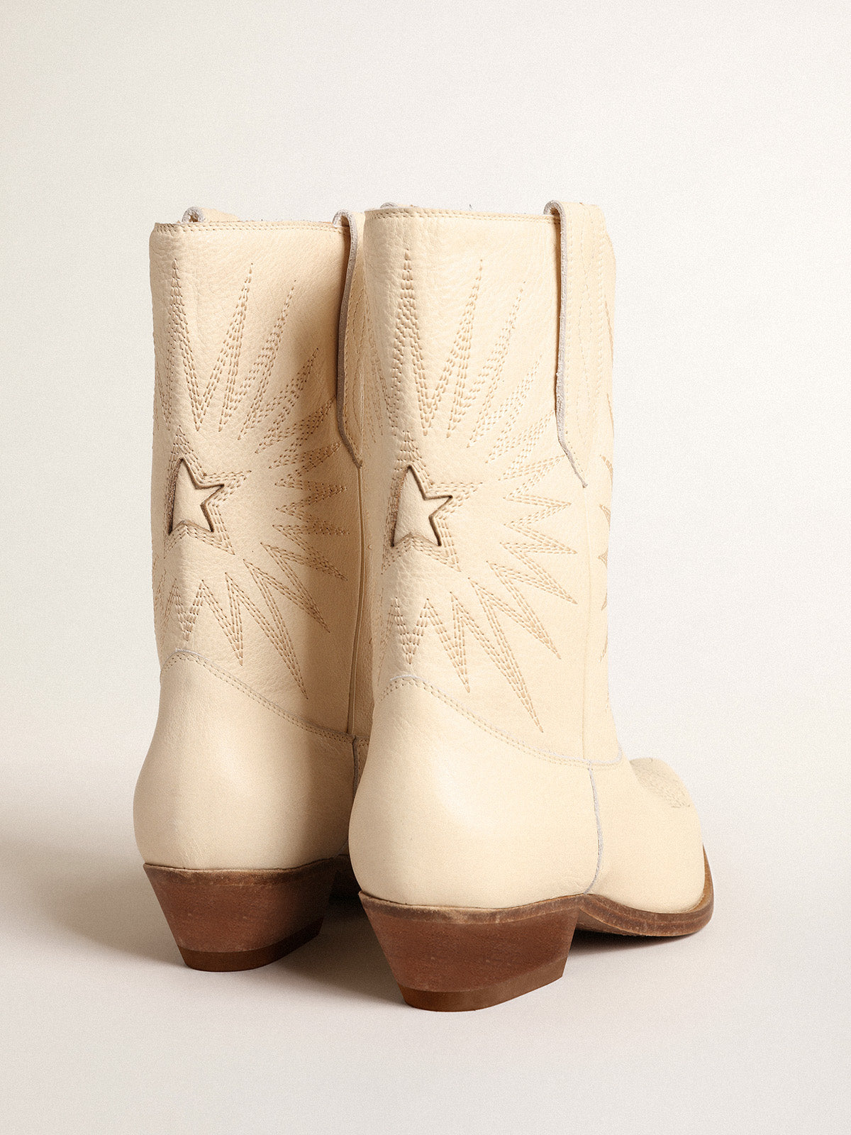 Low Wish Star boots in cream-colored leather with inlay star| Golden Goose