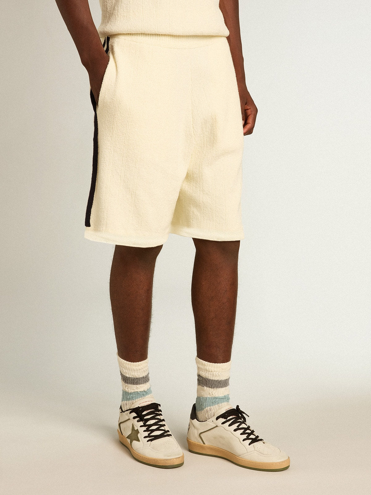 Men's vintage white shorts with blue rib knit on the sides| Golden Goose